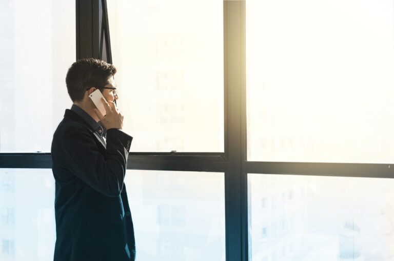 O que significa sonhar que o celular quebrou? 5 interpretações